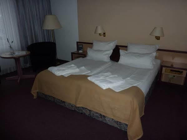 Hotel Novostar Göttingen Exteriör bild