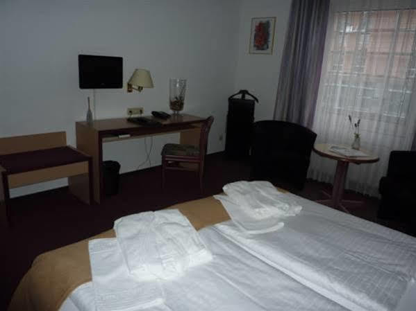 Hotel Novostar Göttingen Exteriör bild
