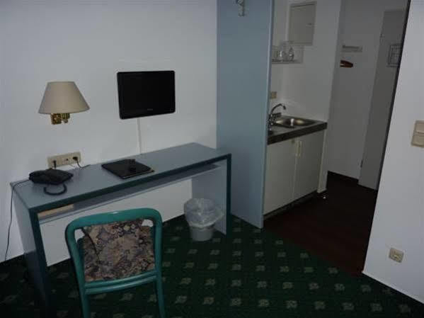 Hotel Novostar Göttingen Exteriör bild