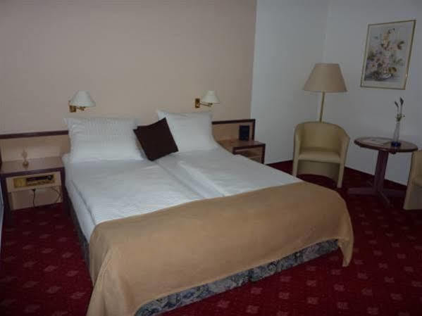 Hotel Novostar Göttingen Exteriör bild