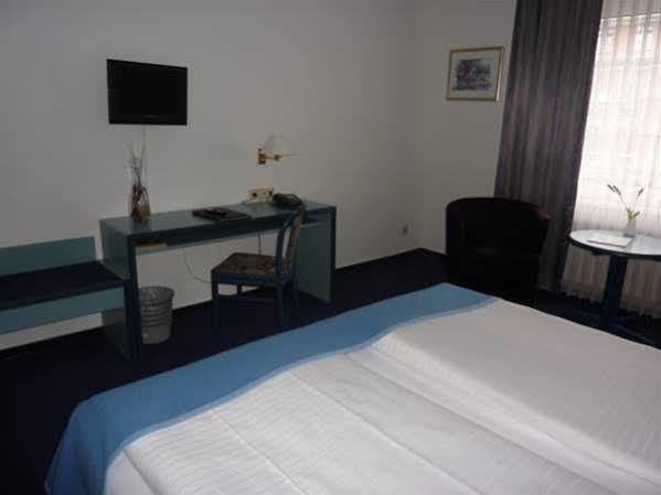 Hotel Novostar Göttingen Exteriör bild