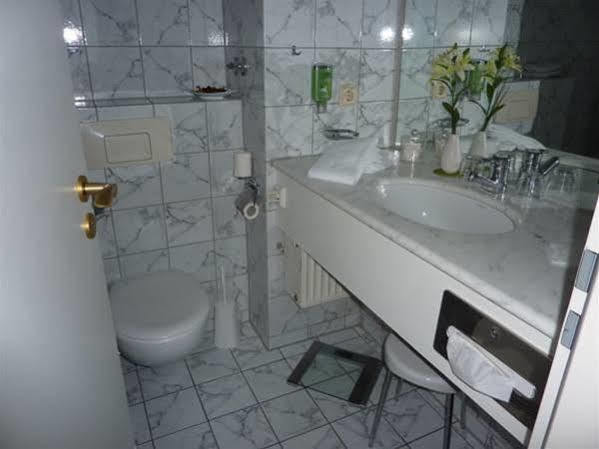 Hotel Novostar Göttingen Exteriör bild
