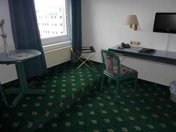 Hotel Novostar Göttingen Exteriör bild